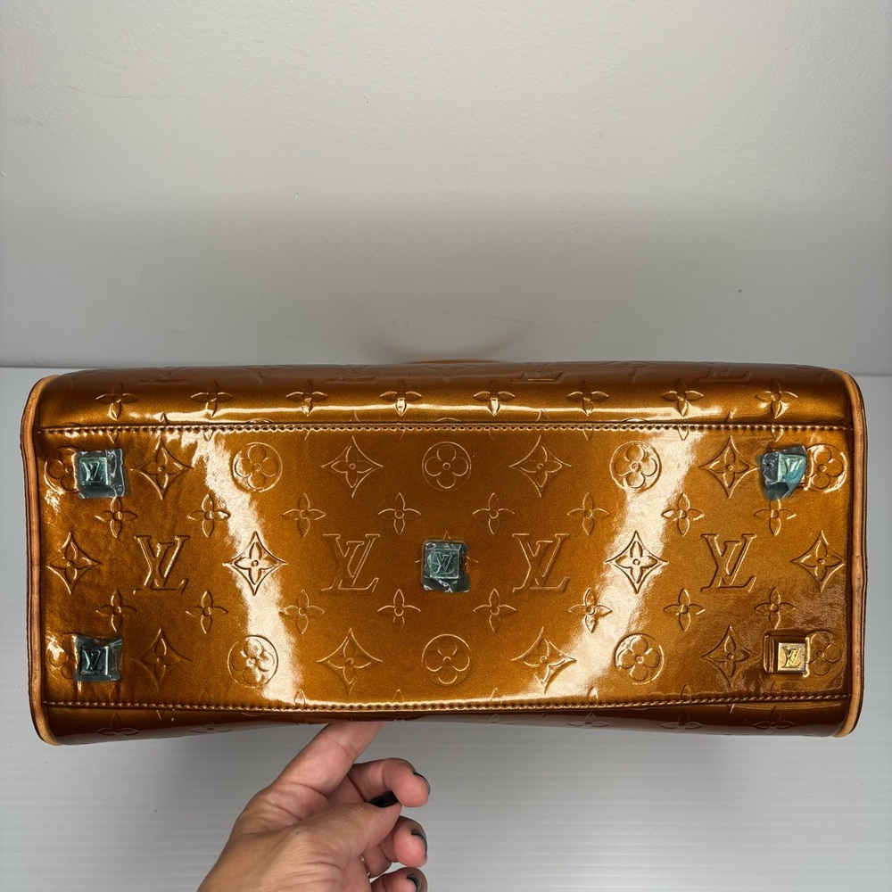 Louis Vuitton Monogram Vernis Handbag - Picture 14 of 15